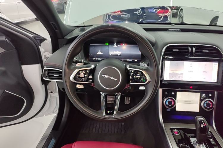 Used Jaguar XEL 2024 2.0T 250 PS R-DYNAMIC S Advanced Sport Edition Steering Wheel