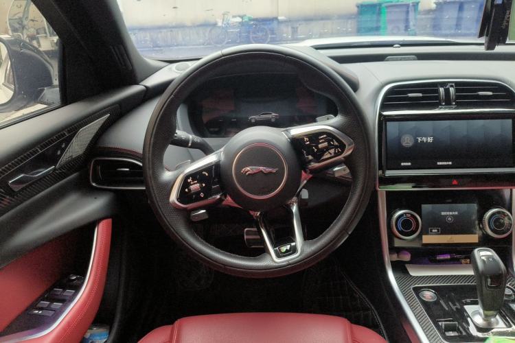 Used Jaguar XEL 2024 2.0T 250 PS R-DYNAMIC S Ebony Black Sport Edition Steering Wheel