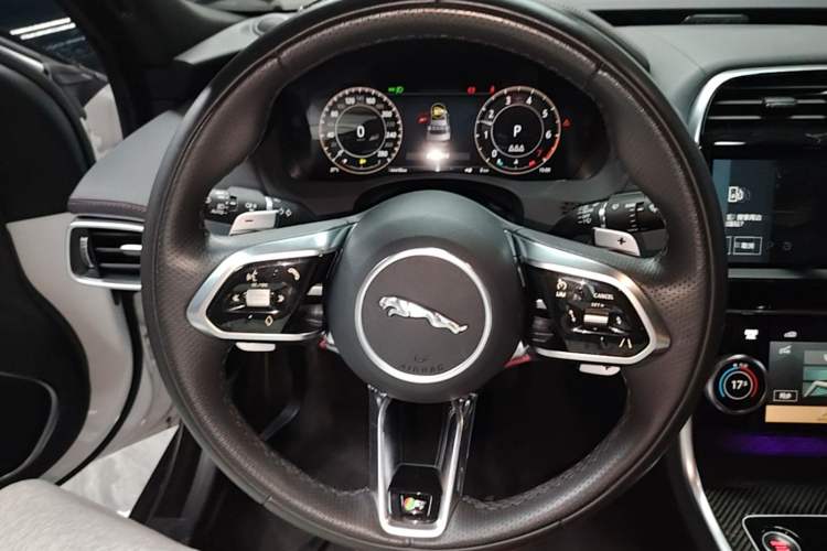 Used Jaguar XEL 2024 2.0T 250 PS R-DYNAMIC S Ebony Black Sport Edition Steering Wheel