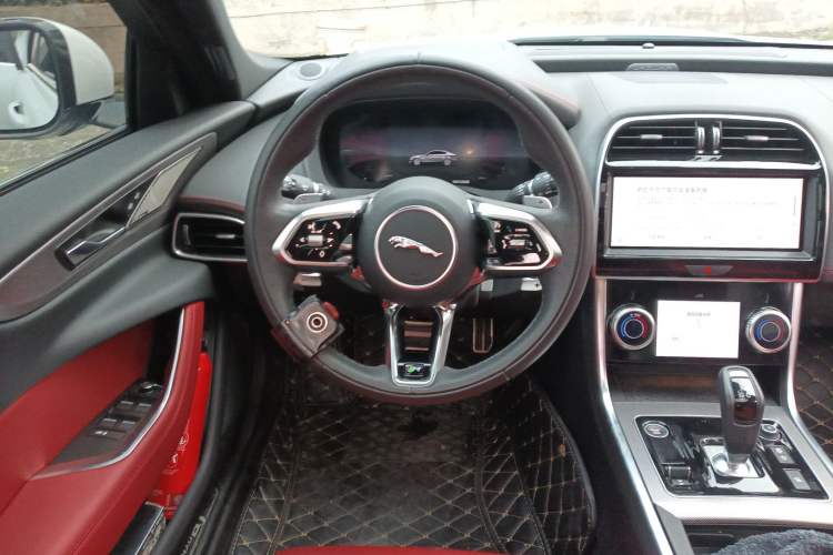 Used Jaguar XEL 2024 2.0T 250 PS R-DYNAMIC S Advanced Sport Edition Steering Wheel