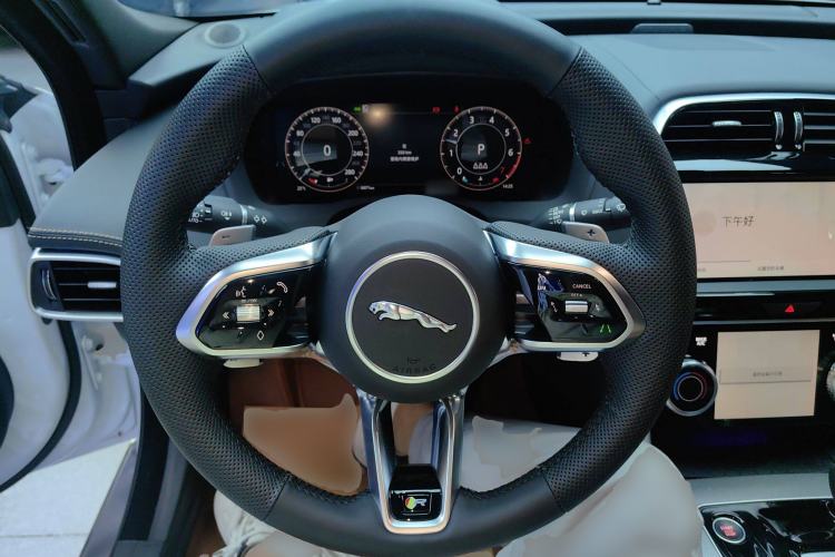 Used Jaguar XEL 2024 2.0T 250 PS R-DYNAMIC S Advanced Sport Edition Steering Wheel