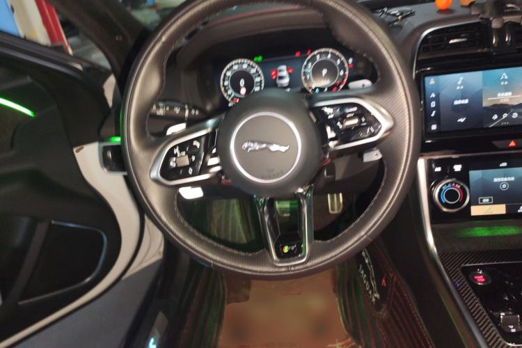 Used Jaguar XEL 2024 2.0T 250 PS R-DYNAMIC S Ebony Black Sport Edition Steering Wheel