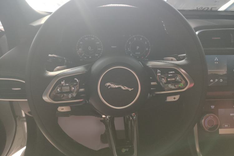 Used Jaguar XEL 2024 2.0T 250 PS R-DYNAMIC S Advanced Sport Edition Steering Wheel
