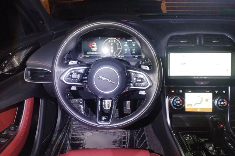 Used Jaguar XEL 2024 2.0T 250 PS R-DYNAMIC S Ebony Black Sport Edition Steering Wheel