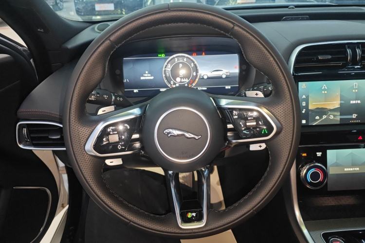 Used Jaguar XEL 2024 2.0T 250 PS R-DYNAMIC S Advanced Sport Edition Steering Wheel