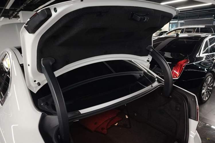 Used Jaguar XEL 2024 2.0T 250 PS R-DYNAMIC S Advanced Sport Edition Trunk