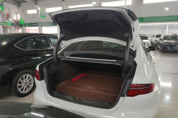 Used Jaguar XEL 2024 2.0T 250 PS R-DYNAMIC S Advanced Sport Edition Trunk