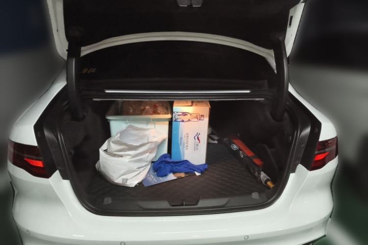 Used Jaguar XEL 2024 2.0T 250 PS R-DYNAMIC S Advanced Sport Edition Trunk