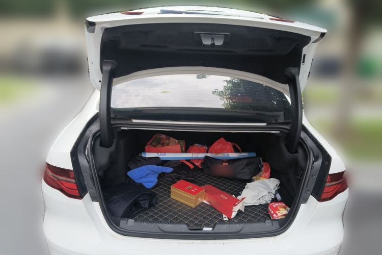 Used Jaguar XEL 2024 2.0T 250 PS R-DYNAMIC S Ebony Black Sport Edition Trunk