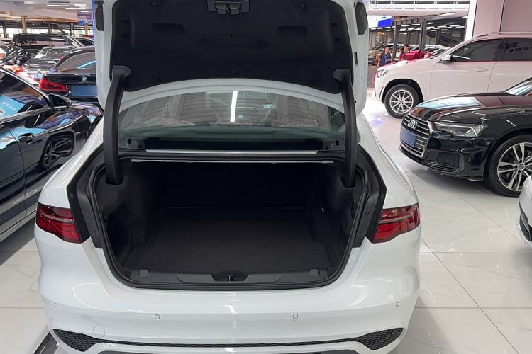Used Jaguar XEL 2024 2.0T 250 PS R-DYNAMIC S Advanced Sport Edition Trunk