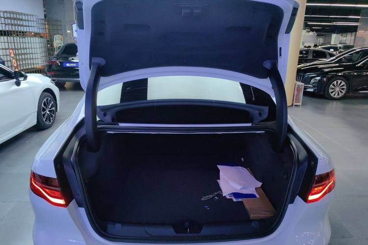 Used Jaguar XEL 2024 2.0T 250 PS R-DYNAMIC S Advanced Sport Edition Trunk