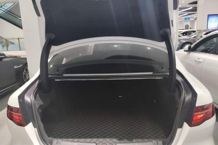 Used Jaguar XEL 2024 2.0T 250 PS R-DYNAMIC S Advanced Sport Edition Trunk