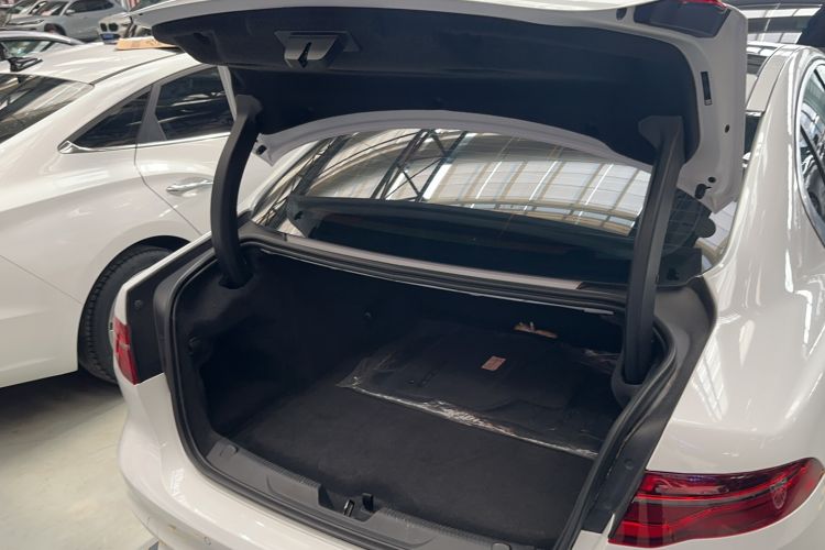 Used Jaguar XEL 2024 2.0T 250 PS R-DYNAMIC S Advanced Sport Edition Trunk