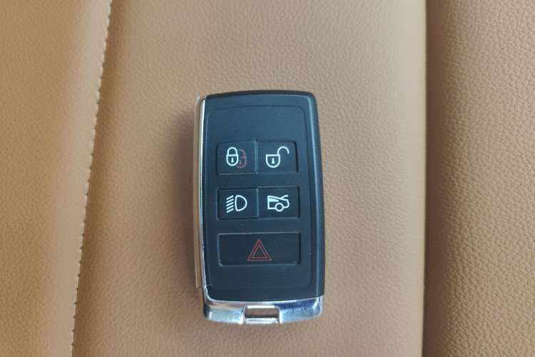 Used Jaguar XEL 2024 2.0T 250 PS R-DYNAMIC S Advanced Sport Edition Vehicle Key