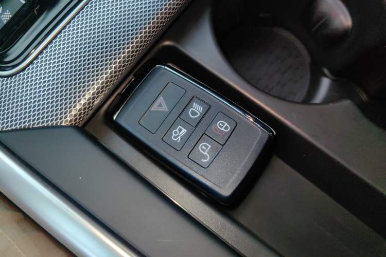 Used Jaguar XEL 2024 2.0T 250 PS R-DYNAMIC S Advanced Sport Edition Vehicle Key