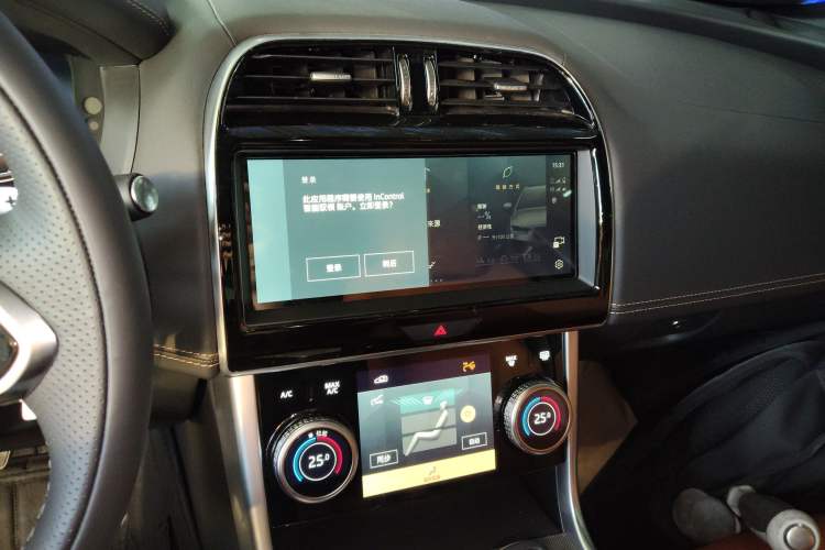 Used Jaguar XEL 2025 2.0T 250 PS R-DYNAMIC 90th Anniversary Edition Audio And AC Panel
