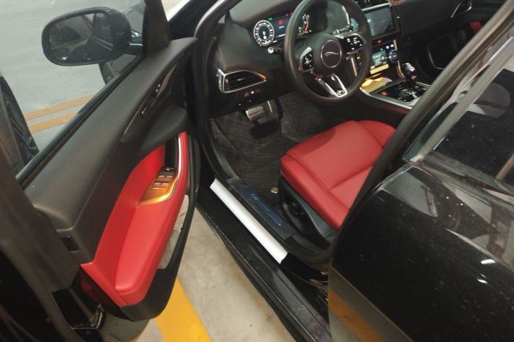Used Jaguar XEL 2025 2.0T 250 PS R-DYNAMIC 90th Anniversary Edition Driver Seat