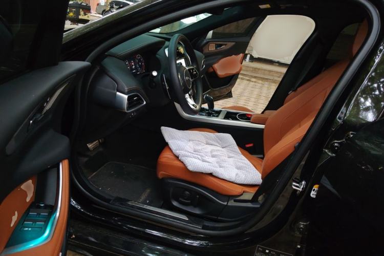 Used Jaguar XEL 2025 2.0T 250 PS R-DYNAMIC 90th Anniversary Edition Driver Seat