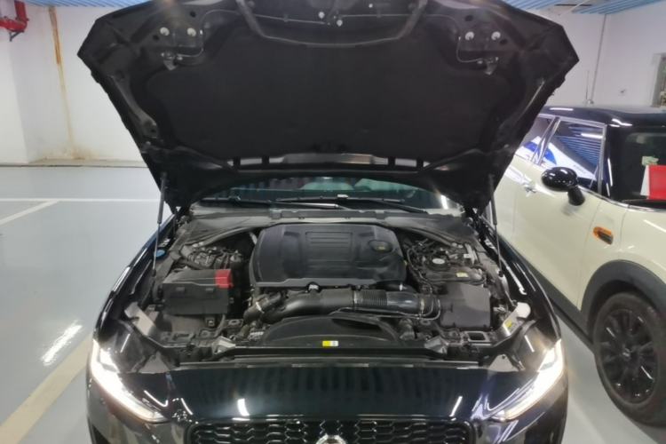 Used Jaguar XEL 2025 2.0T 250 PS R-DYNAMIC 90th Anniversary Edition Engine Bay