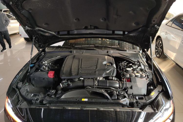 Used Jaguar XEL 2025 2.0T 250 PS R-DYNAMIC 90th Anniversary Edition Engine Bay