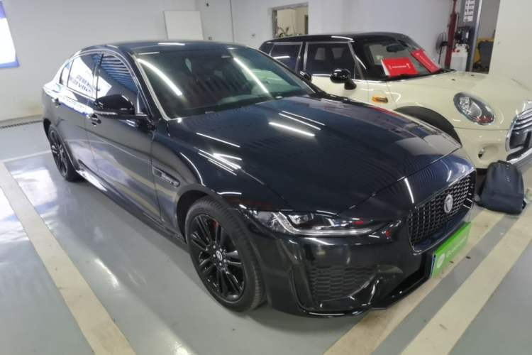 Used Jaguar XEL 2025 2.0T 250 PS R-DYNAMIC 90th Anniversary Edition Front Right 45 Deg