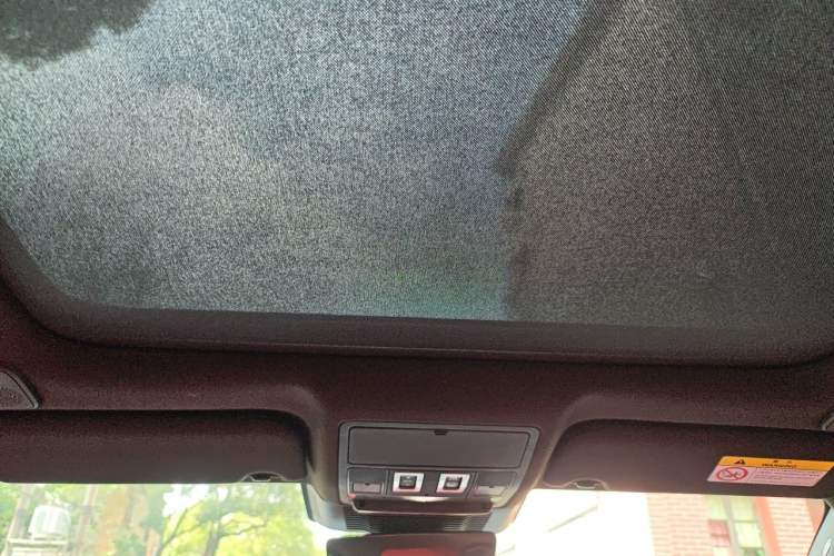Used Jaguar XEL 2025 2.0T 250 PS R-DYNAMIC 90th Anniversary Edition Headliner