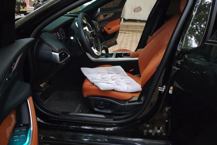 Used Jaguar XEL 2025 2.0T 250 PS R-DYNAMIC 90th Anniversary Edition Left Front Seat