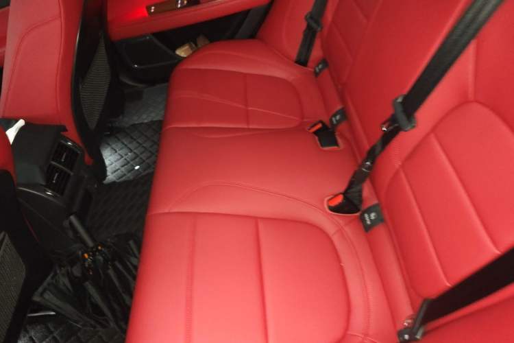 Used Jaguar XEL 2025 2.0T 250 PS R-DYNAMIC 90th Anniversary Edition Left Rear Seat