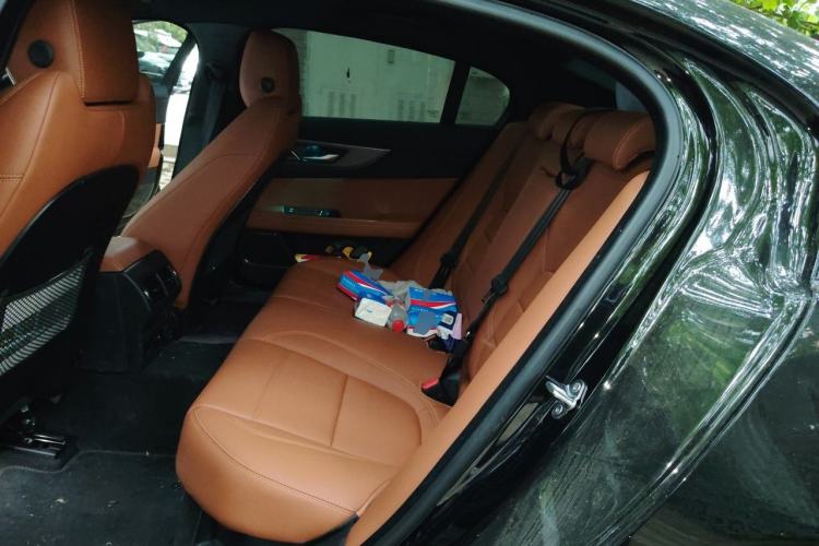 Used Jaguar XEL 2025 2.0T 250 PS R-DYNAMIC 90th Anniversary Edition Left Rear Seat