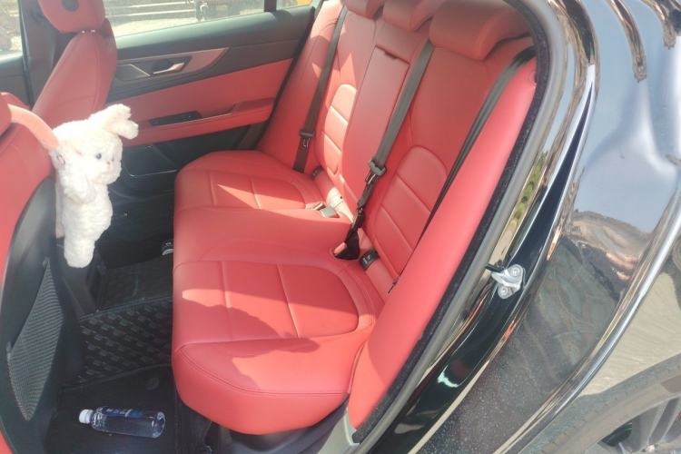 Used Jaguar XEL 2025 2.0T 250 PS R-DYNAMIC 90th Anniversary Edition Left Rear Seat