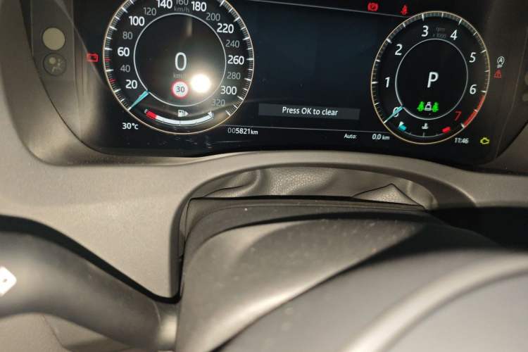 Used Jaguar XEL 2025 2.0T 250 PS R-DYNAMIC 90th Anniversary Edition Odometer Close Up