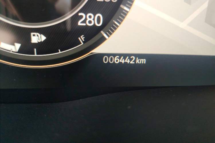 Used Jaguar XEL 2025 2.0T 250 PS R-DYNAMIC 90th Anniversary Edition Odometer Close Up