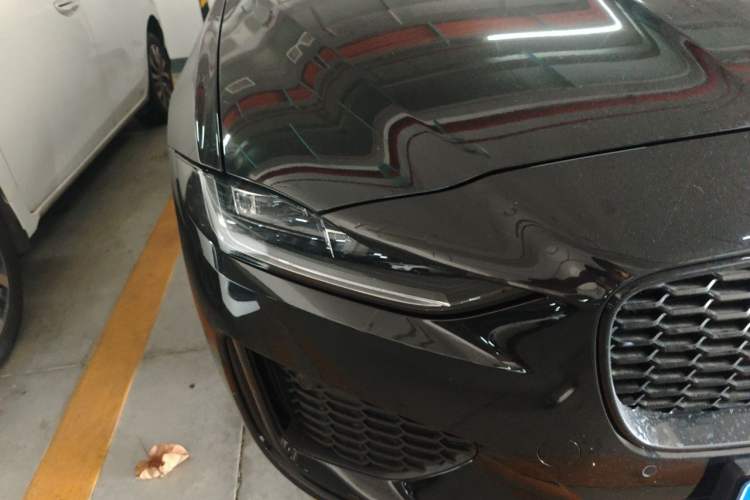 Used Jaguar XEL 2025 2.0T 250 PS R-DYNAMIC 90th Anniversary Edition Right Front Headlight