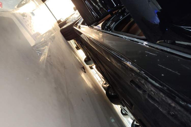 Used Jaguar XEL 2025 2.0T 250 PS R-DYNAMIC 90th Anniversary Edition Right Side Sill