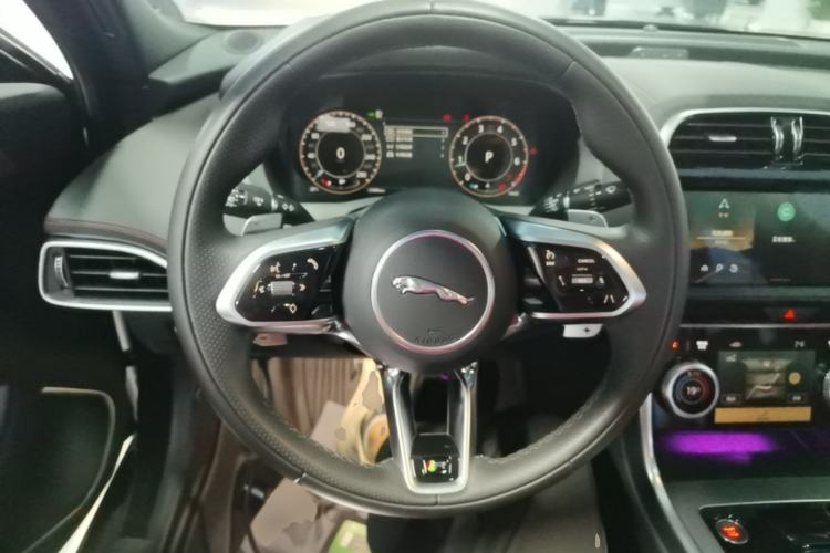 Used Jaguar XEL 2025 2.0T 250 PS R-DYNAMIC 90th Anniversary Edition Steering Wheel