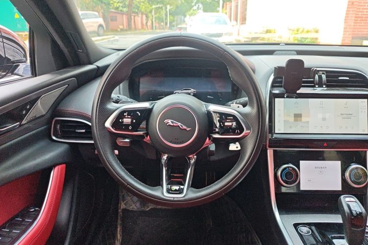 Used Jaguar XEL 2025 2.0T 250 PS R-DYNAMIC 90th Anniversary Edition Steering Wheel