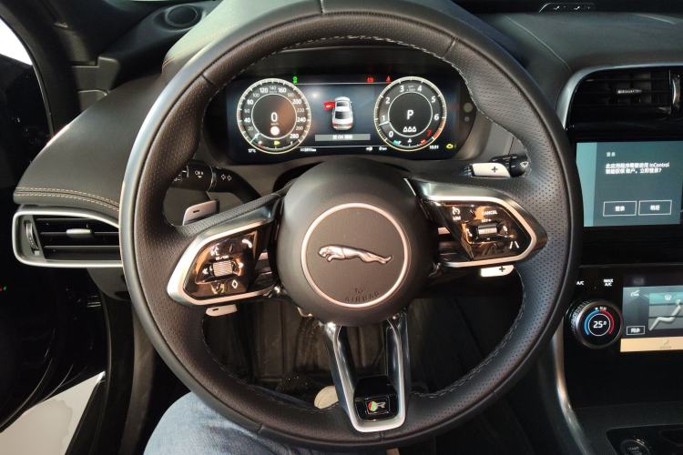 Used Jaguar XEL 2025 2.0T 250 PS R-DYNAMIC 90th Anniversary Edition Steering Wheel