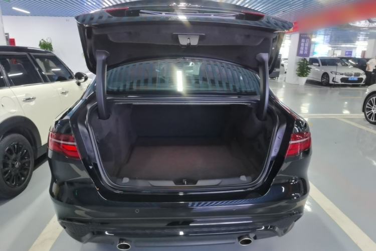 Used Jaguar XEL 2025 2.0T 250 PS R-DYNAMIC 90th Anniversary Edition Trunk