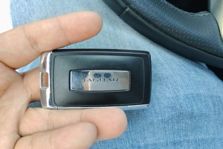 Used Jaguar XEL 2025 2.0T 250 PS R-DYNAMIC 90th Anniversary Edition Vehicle Key
