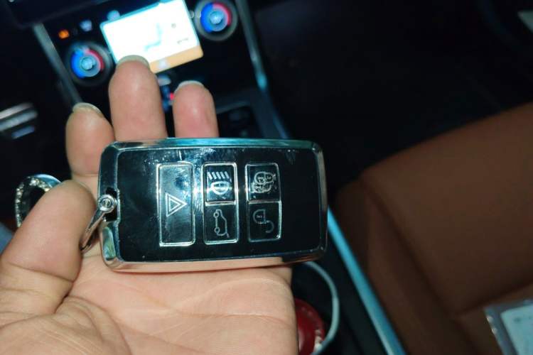 Used Jaguar XEL 2025 2.0T 250 PS R-DYNAMIC 90th Anniversary Edition Vehicle Key