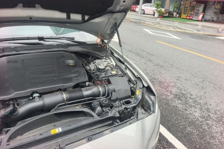 Used Jaguar XEL 2025 2.0T 250 PS R-DYNAMIC 90th Anniversary Edition Engine Bay Left