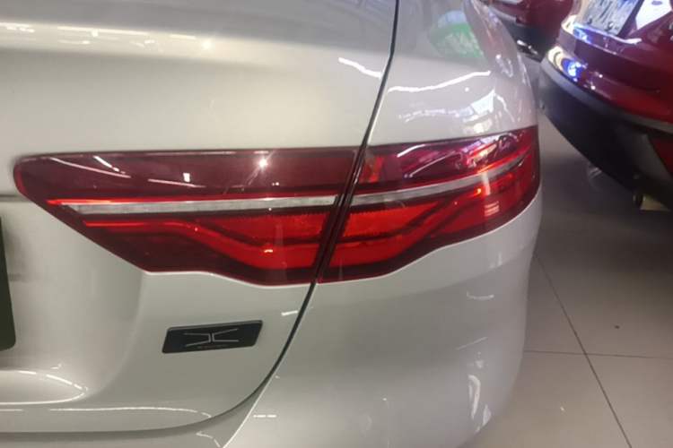 Used Jaguar XEL 2025 2.0T 250 PS R-DYNAMIC 90th Anniversary Edition Exterior 1