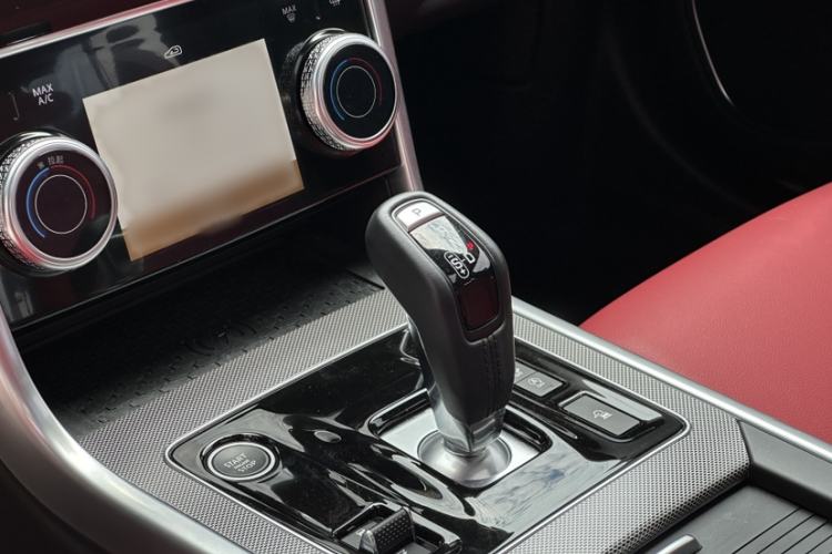 Used Jaguar XEL 2025 2.0T 250 PS R-DYNAMIC 90th Anniversary Edition Interior 5