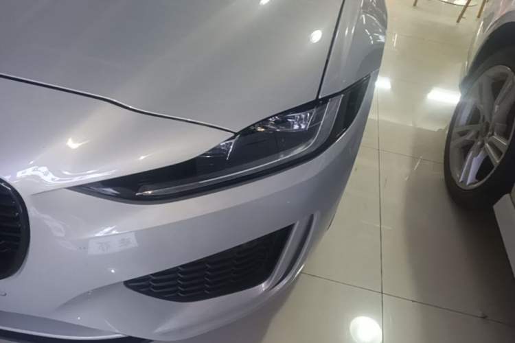 Used Jaguar XEL 2025 2.0T 250 PS R-DYNAMIC 90th Anniversary Edition Left Front Headlight