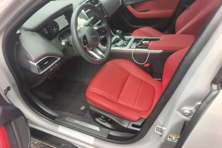 Used Jaguar XEL 2025 2.0T 250 PS R-DYNAMIC 90th Anniversary Edition Left Front Seat