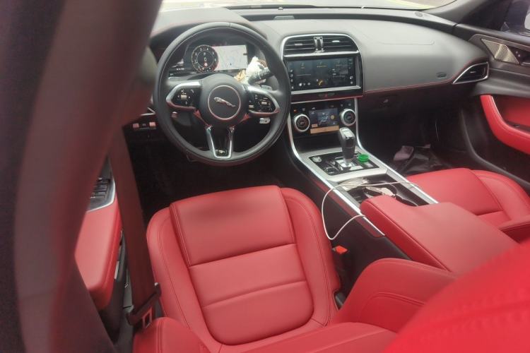 Used Jaguar XEL 2025 2.0T 250 PS R-DYNAMIC 90th Anniversary Edition Steering Wheel