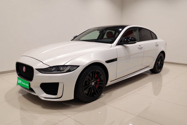 Jaguar XEL 2025 2.0T 250 PS R-DYNAMIC 90th Anniversary Edition