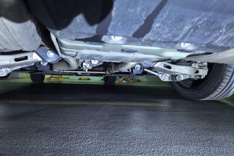 Used Jaguar XEL 2025 2.0T 250 PS R-DYNAMIC 90th Anniversary Edition Chassis Rear