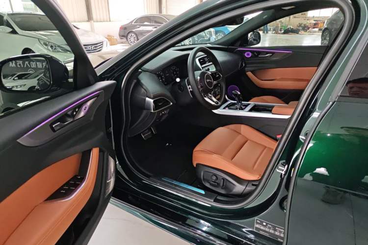 Used Jaguar XEL 2025 2.0T 250 PS R-DYNAMIC 90th Anniversary Edition Driver Seat