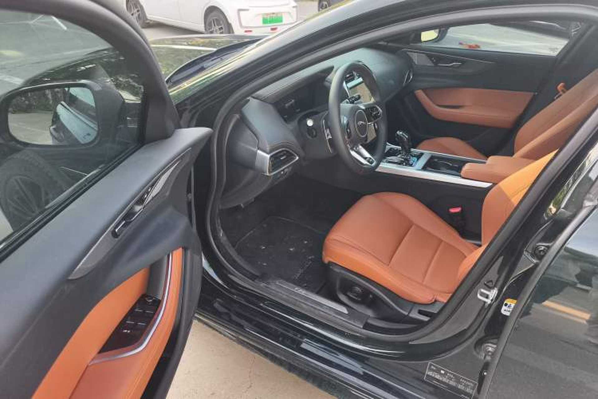 Used Jaguar XEL 2025 2.0T 250 PS R-DYNAMIC 90th Anniversary Edition Driver Seat